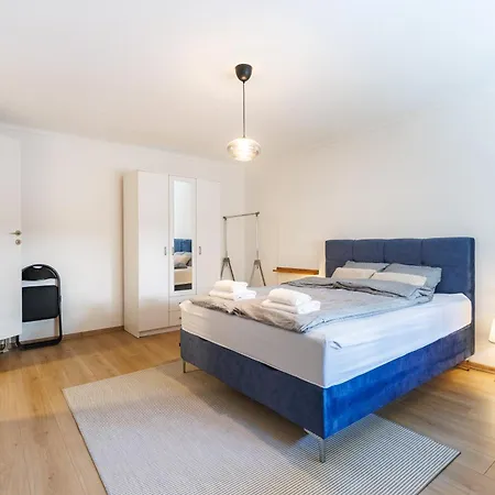 Luxury & Modern In Center Of